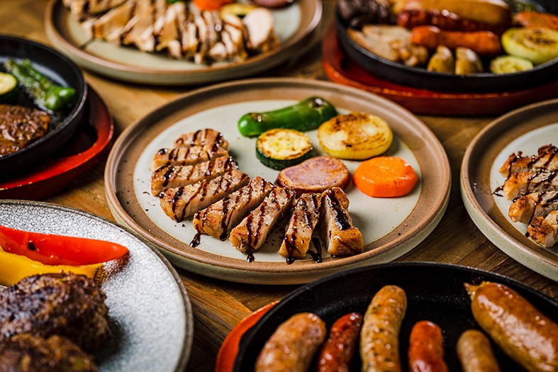 生演奏と、ワインと、料理が彩る特別な夜を